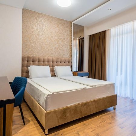 Olympus Hotel By Umbrella Tiflis Exterior foto