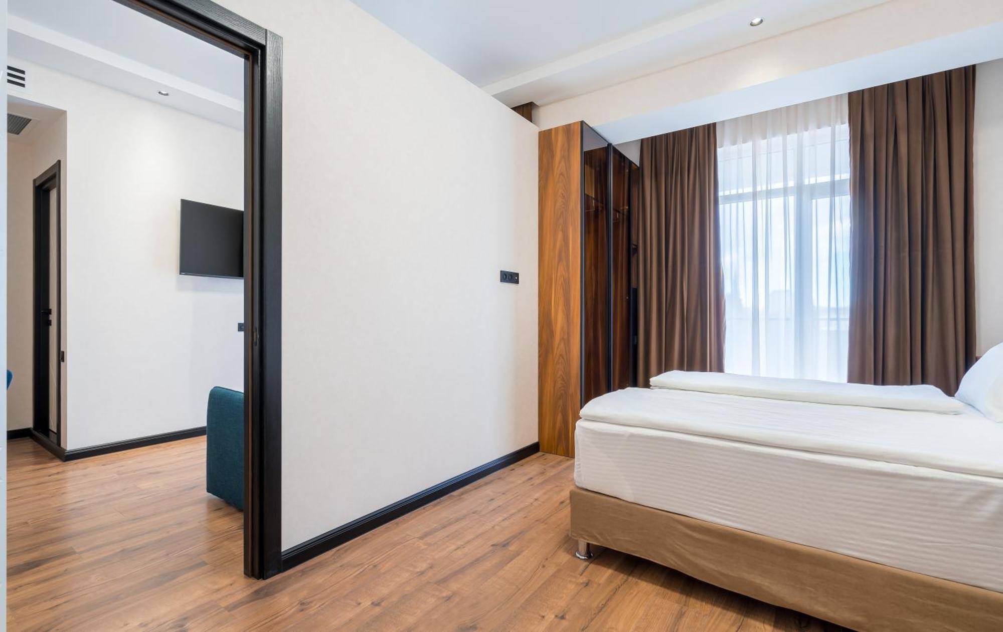 Olympus Hotel By Umbrella Tiflis Exterior foto
